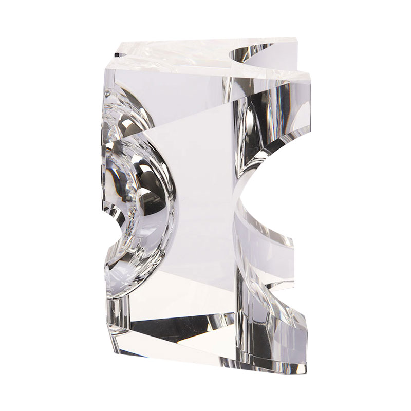 Dearadh geoiméadrach simplí luaithreadán criostail gloine trédhearcach