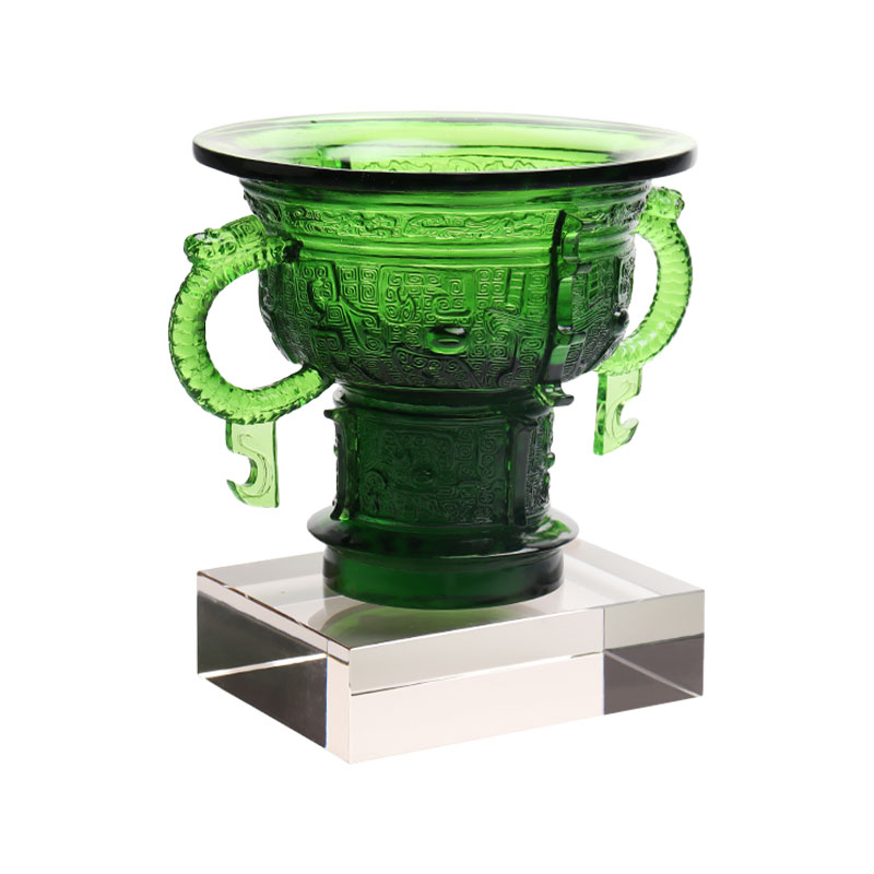 Tripod Sínis le láimhseáil chluasa dragan agus patrún dealga