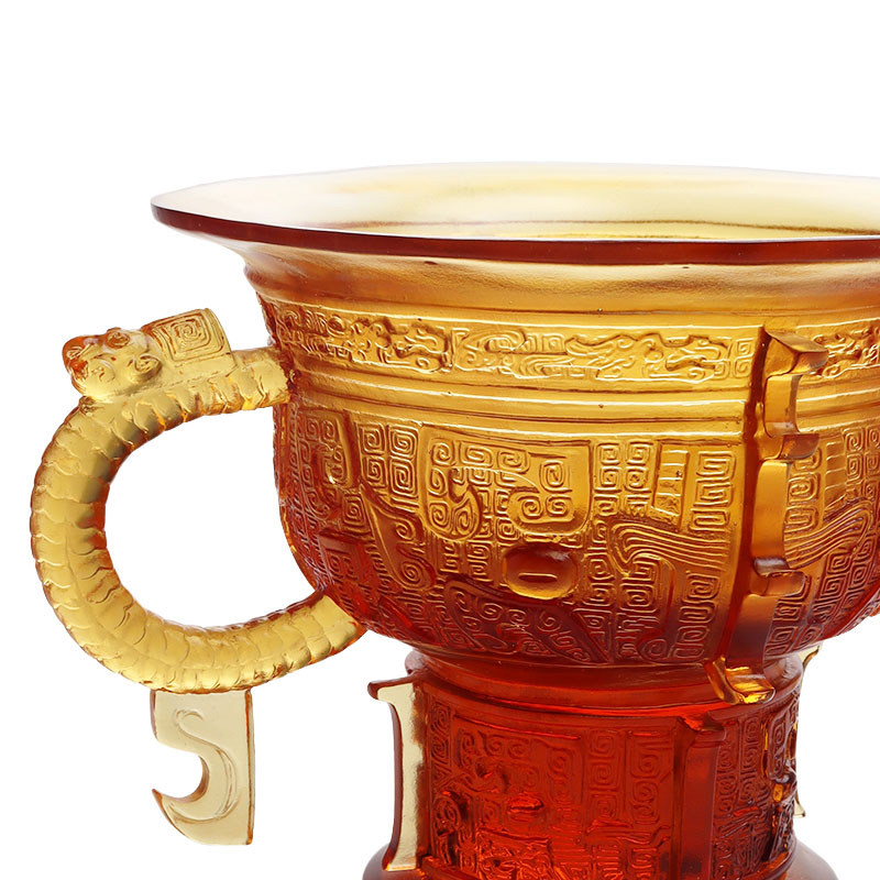 Tripod Sínis le láimhseáil chluasa dragan agus patrún dealga