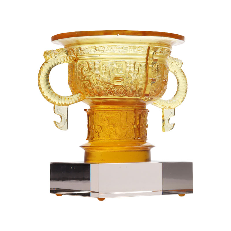 Tripod Sínis le láimhseáil chluasa dragan agus patrún dealga