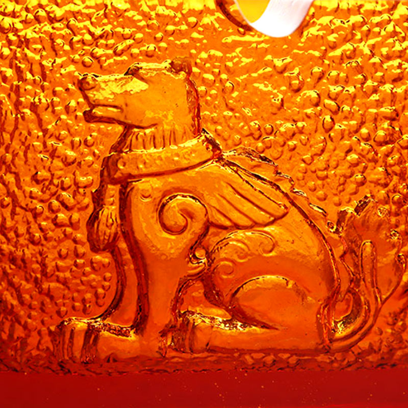 luaithreadán gloine dearg le patrúin ainmhithe cabhraithe fíorálainn