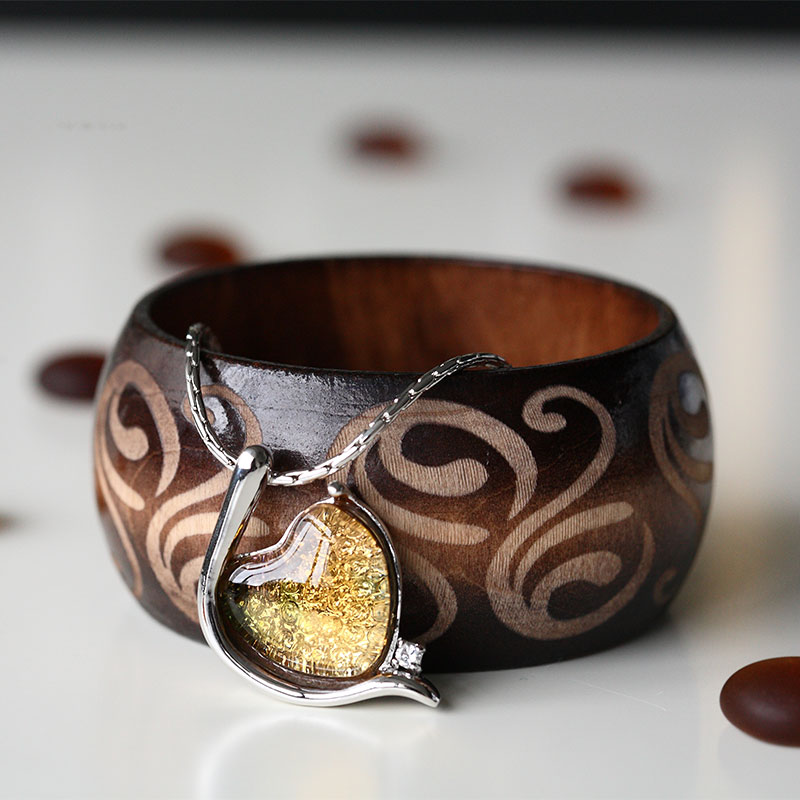 Bracelet galánta dath airgid inleagtha le pendant gloine