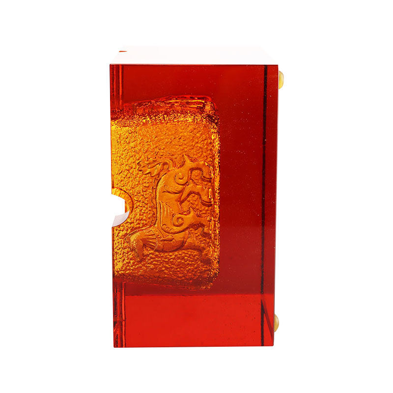 luaithreadán gloine dearg le patrúin ainmhithe cabhraithe fíorálainn