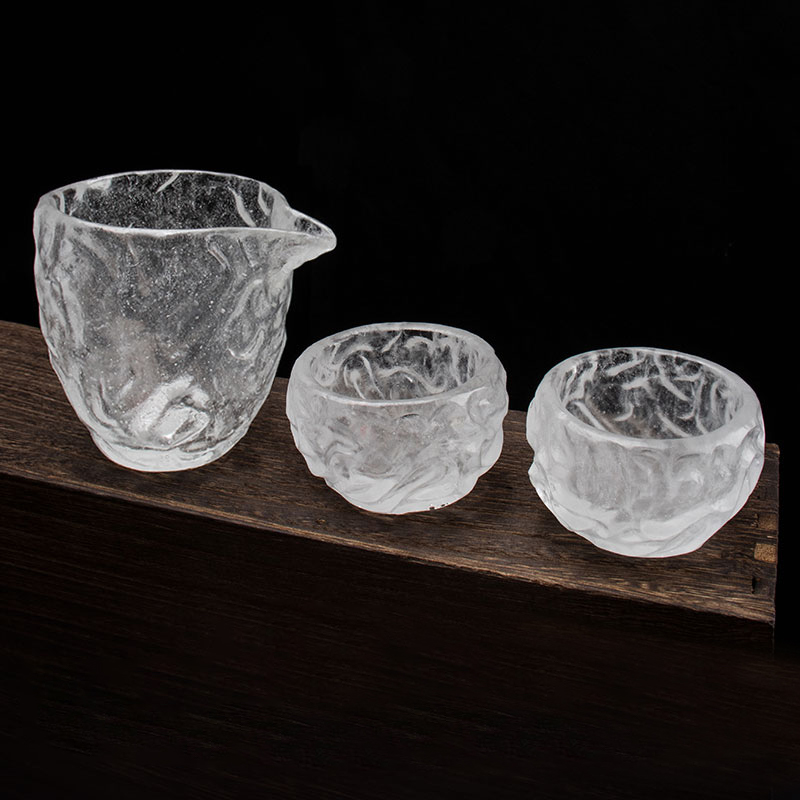 Patrún mboilgeog trédhearcach Cupáin Tae Gloine Socraigh le haghaidh úsáide cruinnithe oifig bhaile