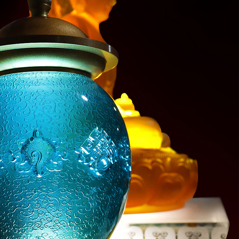 Ríoga Gorm Ocht Siombail Auspicious Altar Búdaíoch Crystal Glass Offerings