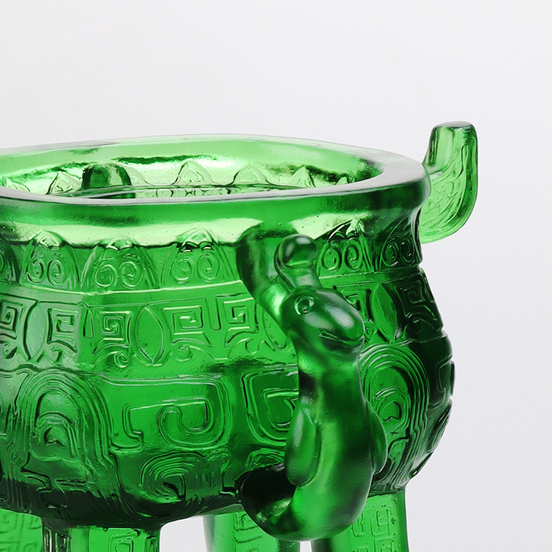 Tripod Crystal Glass emerald green le lámha cluas-chruthach