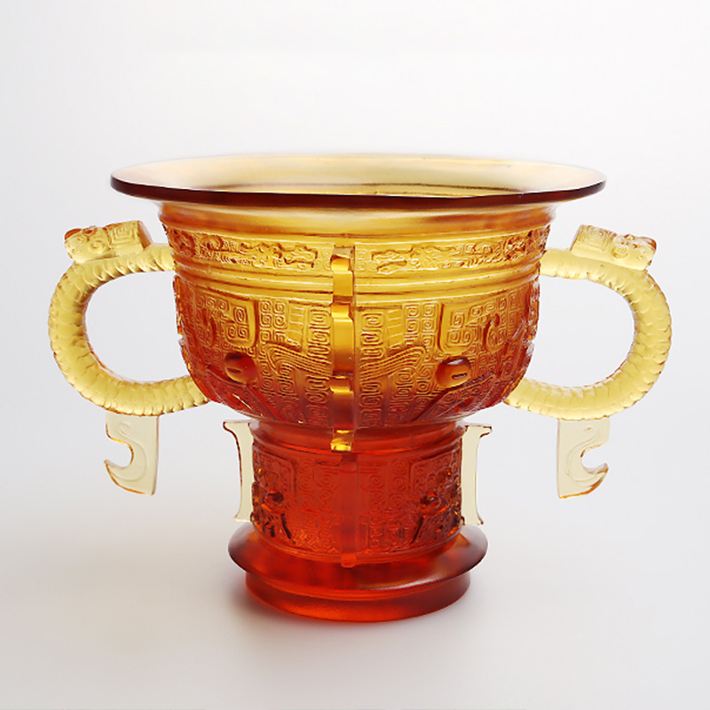 Tripod Sínis le láimhseáil chluasa dragan agus patrún dealga