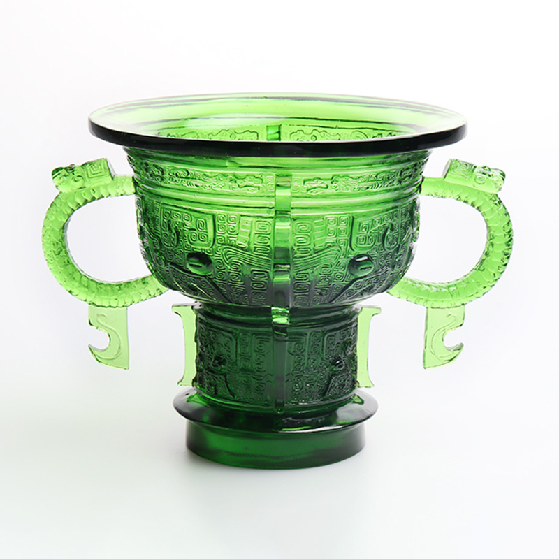 Tripod Sínis le láimhseáil chluasa dragan agus patrún dealga