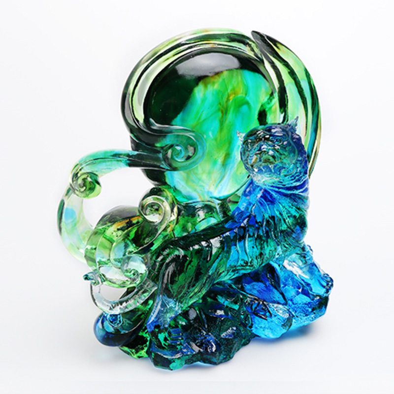 Ornáidí tíogair gloine criostail trédhearcach gorm-uaine